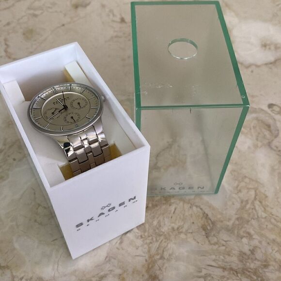 Danish SKAGEN Three Eyes Men's Quartz Watch NEW Running Accurately - Picture 3 of 13